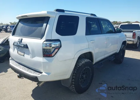 2014 Toyota 4Runner Trail z USA, uszkodzony, nr VIN JTEBU5JR2E5154979